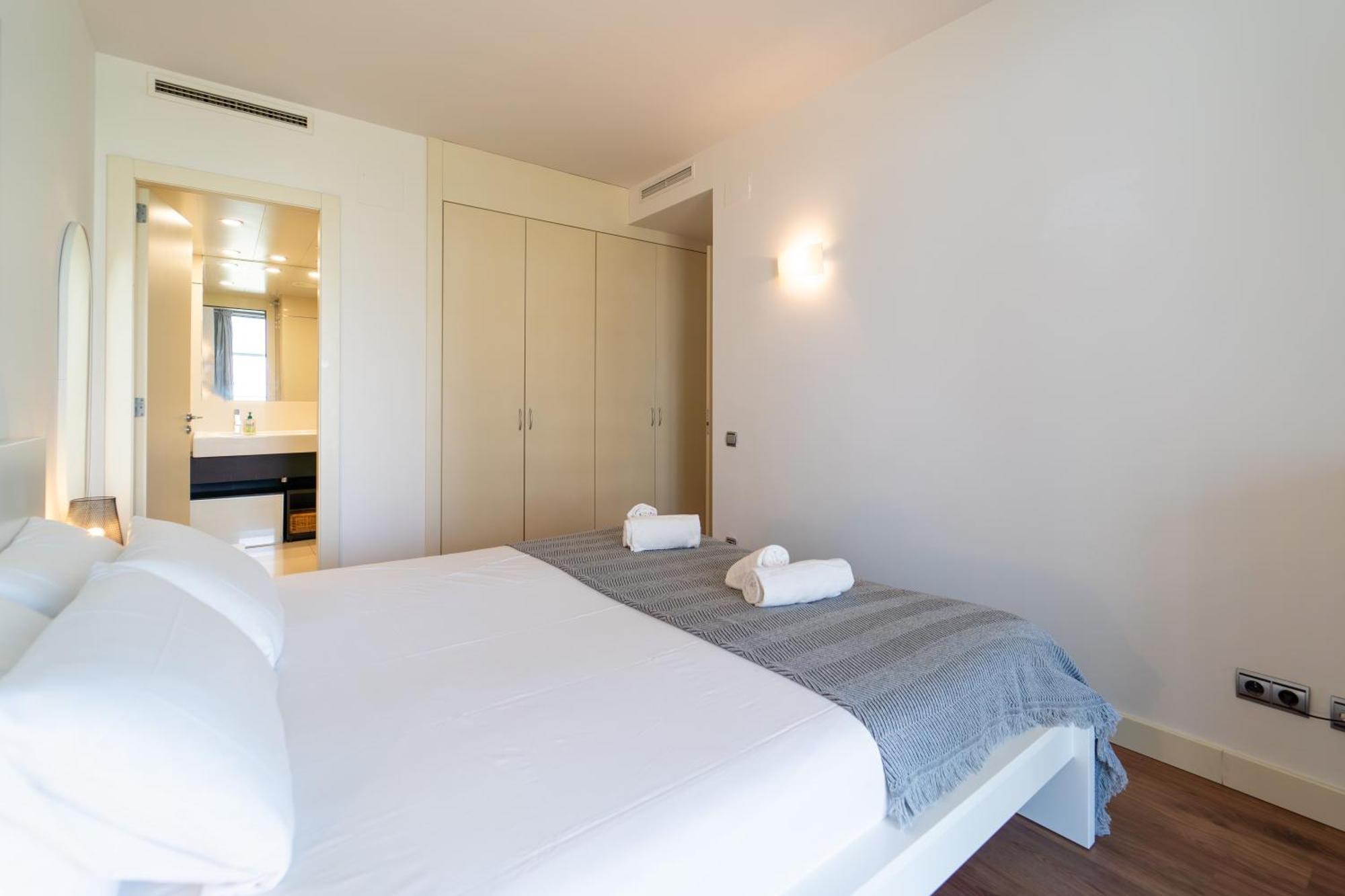 Unique Rentals-seafront Luxe Apartament