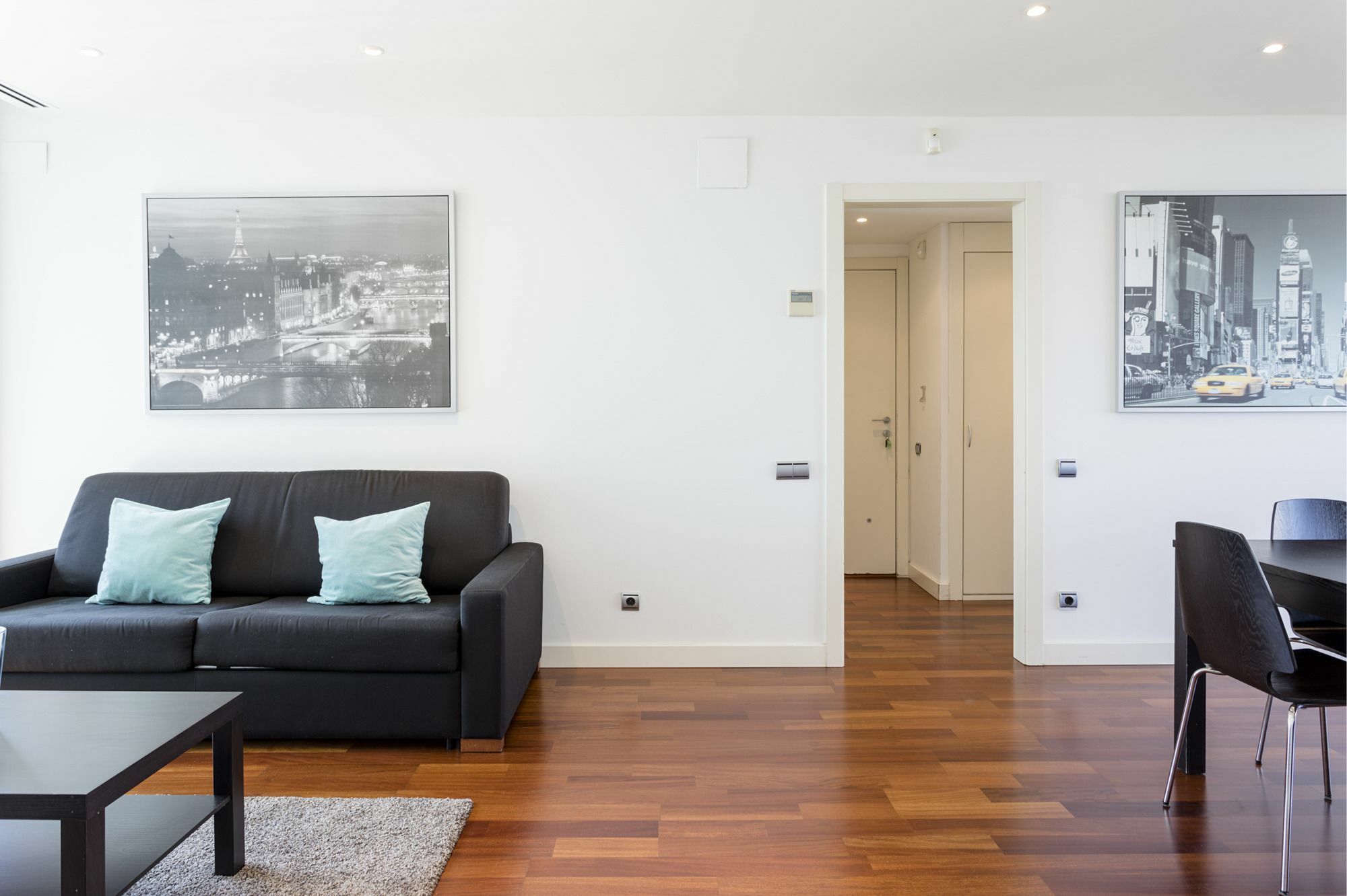 Unique Rentals-seafront Luxe Apartament