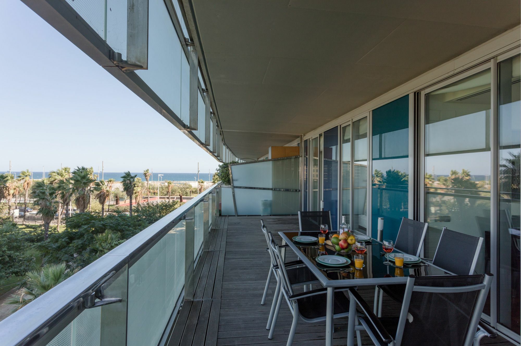 Unique Rentals-seafront Luxe Apartament